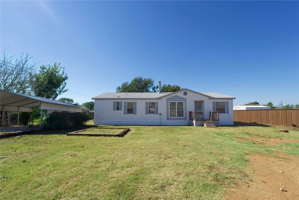 1207 Grayson Street, Nocona