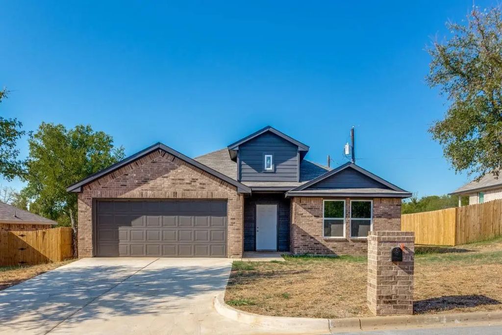 1523 Jacqueline Lane, Graham