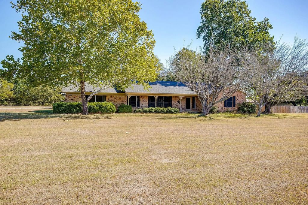 9053 S Highway 171, Grandview