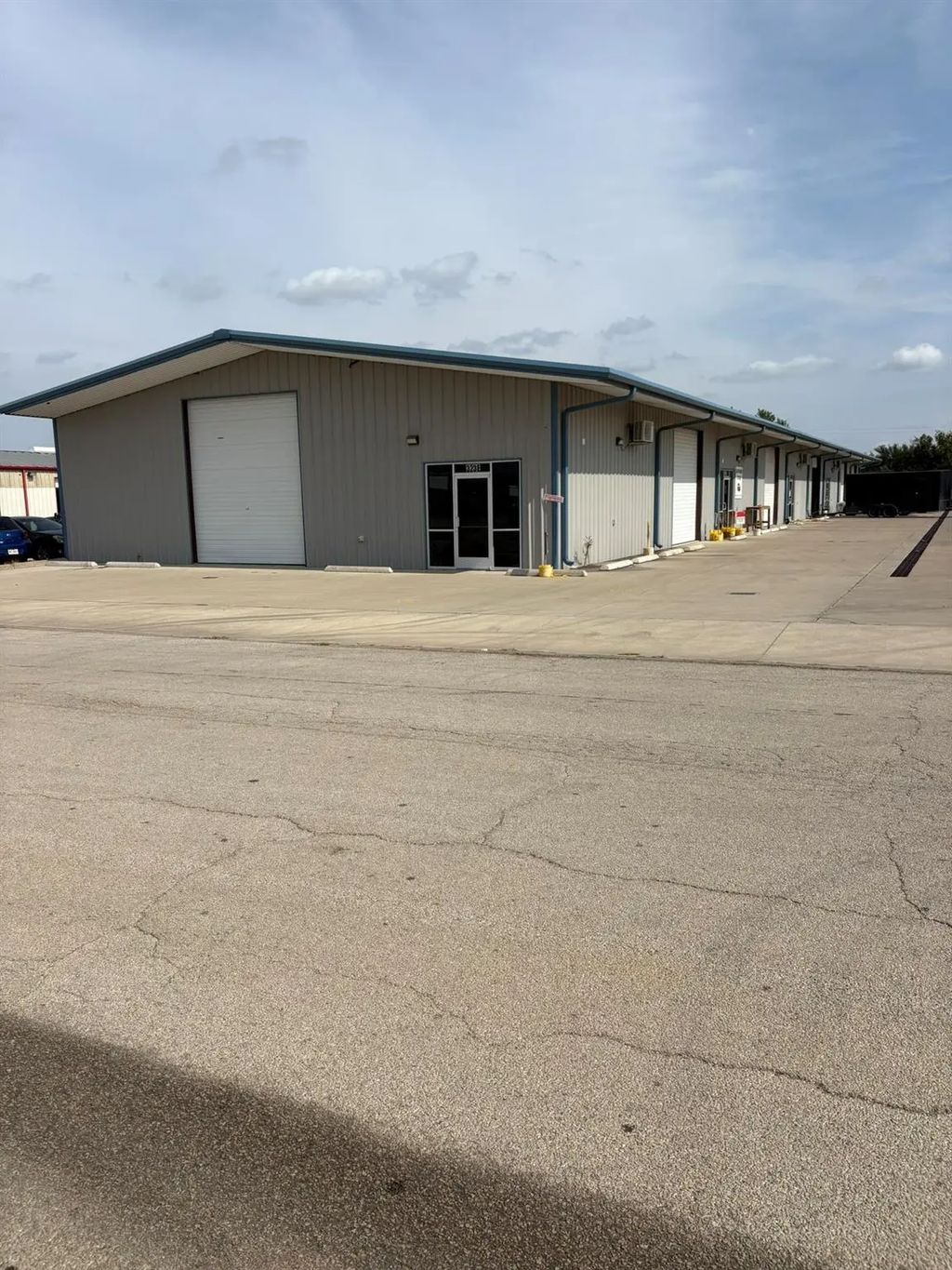 323 E Thomas Place, Everman