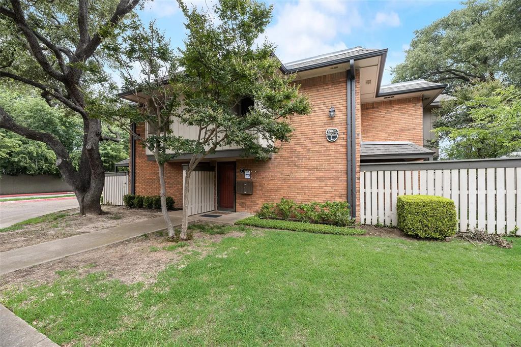 2807 Lineville Drive 104, Farmers Branch