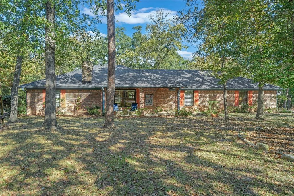 675 Greenbriar Trail, Holly Lake Ranch