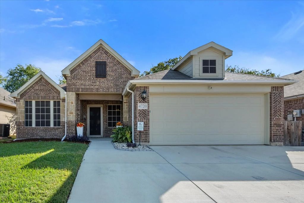 4720 Homelands Way, Fort Worth
