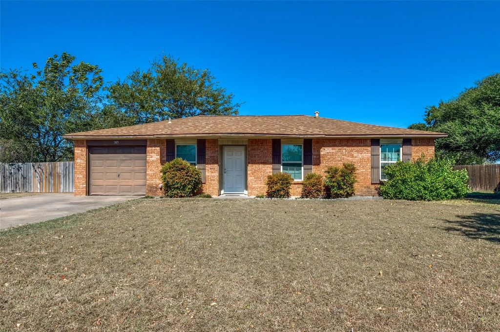 305 Apache Drive, Glenn Heights