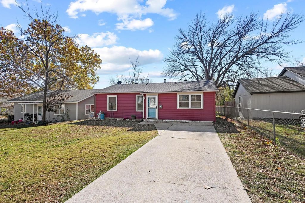 1006 W Texas Street, Denison