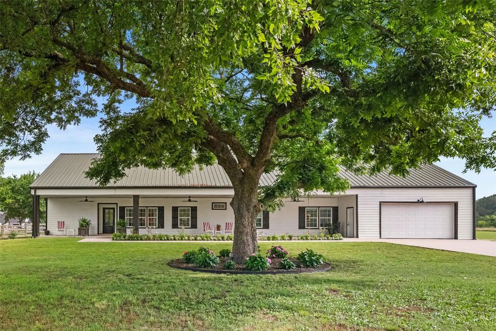 4675 County Road  2216, Caddo Mills