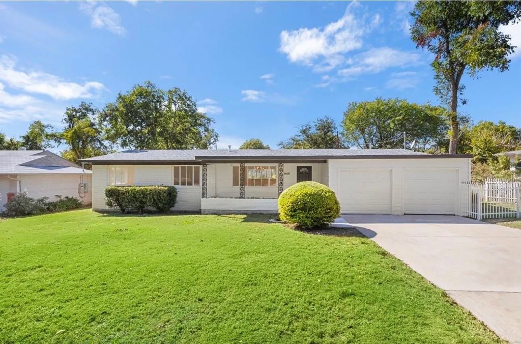 1608 Scenery Hill Road, Fort Worth