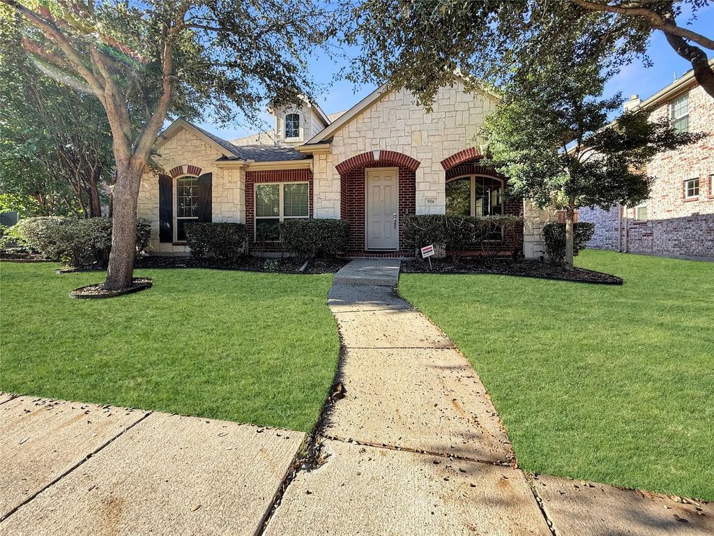 906 Cougar Drive, Allen
