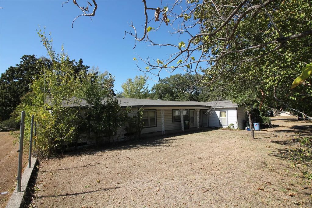7832 Noneman Road, North Richland Hills