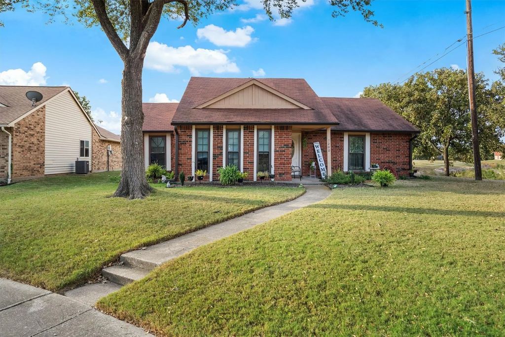 1200 Cherrywood Court, Allen