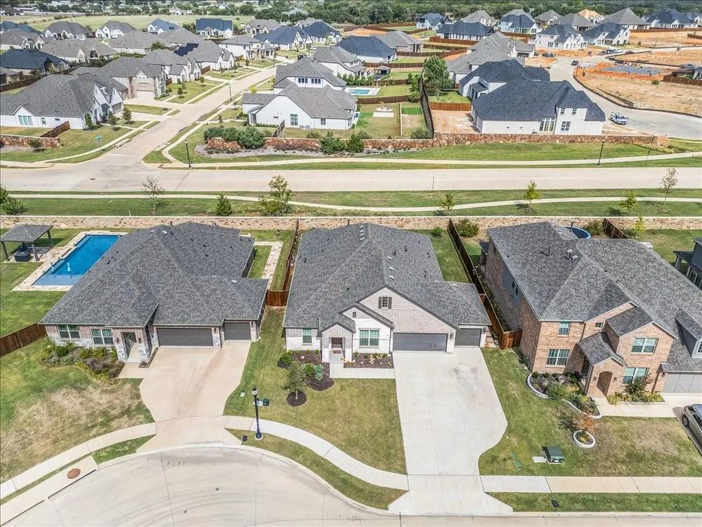 10607 Smoky Oak Trail, Argyle
