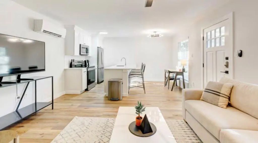 425 N Rosemont Avenue 102, Dallas