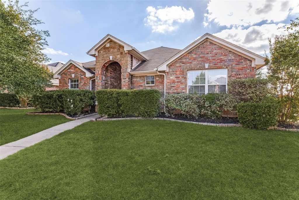 300 Lottie Lane, Saginaw