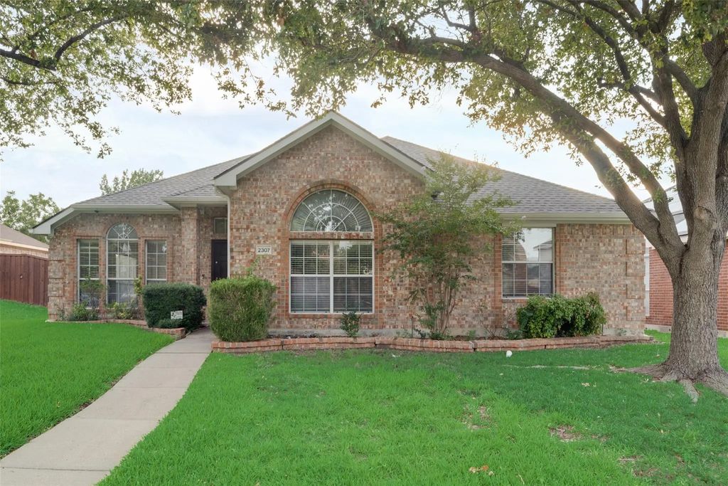 2307 Stratford Drive, Mesquite