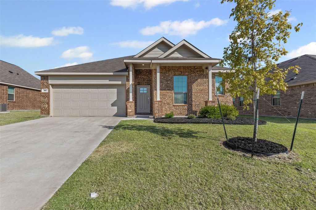 916 Rusty Spur Lane, Fort Worth