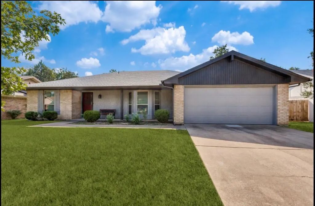 2831 Panhandle Drive, Grapevine