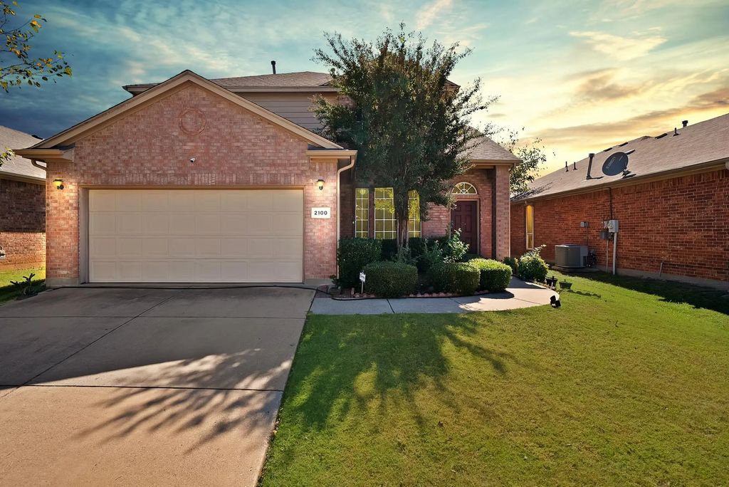 2100 Leandra Lane, Fort Worth