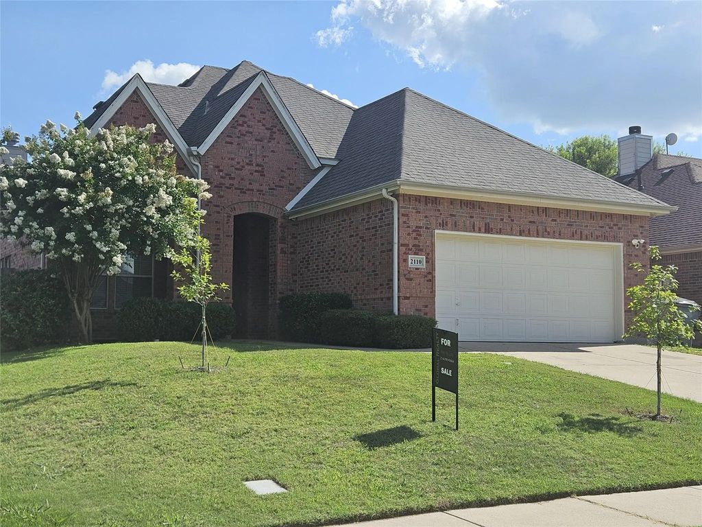 2110 Preston Trail, Forney