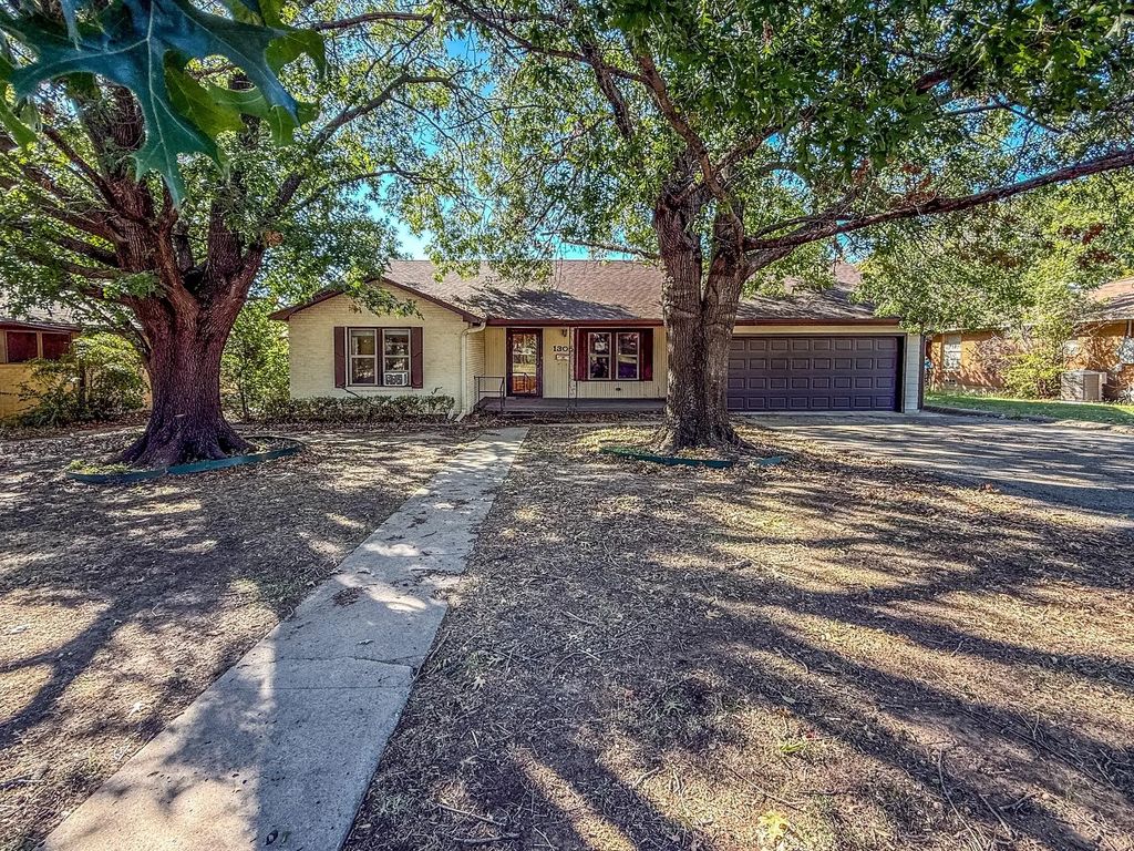 1305 Hillcrest Boulevard, Gainesville