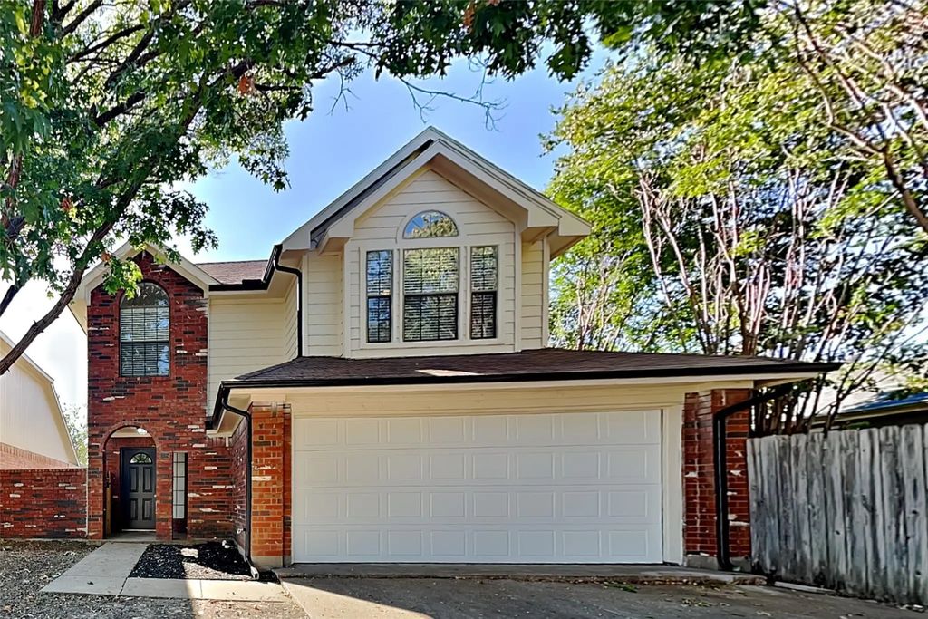 6725 Driffield Circle E, North Richland Hills
