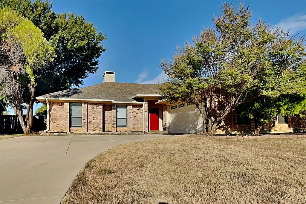 614 Dickey Drive, Euless