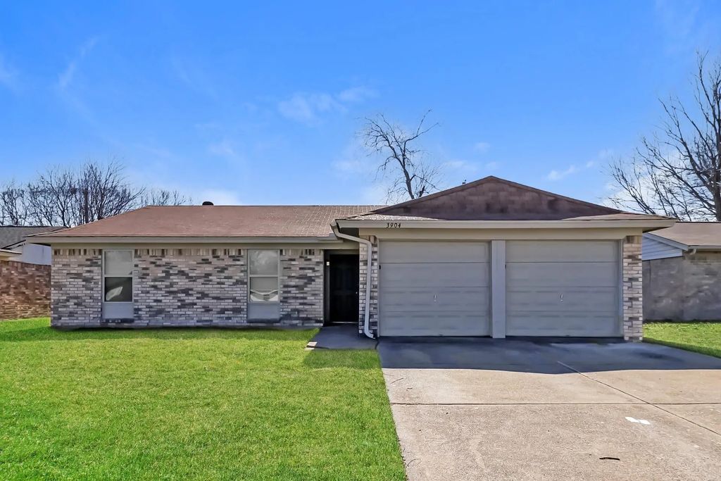 3904 Royal Crest Drive, Fort Worth