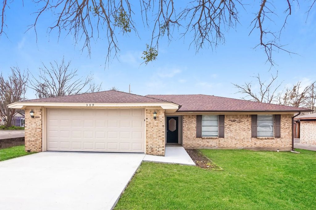 309 Jagoe Street, Krum