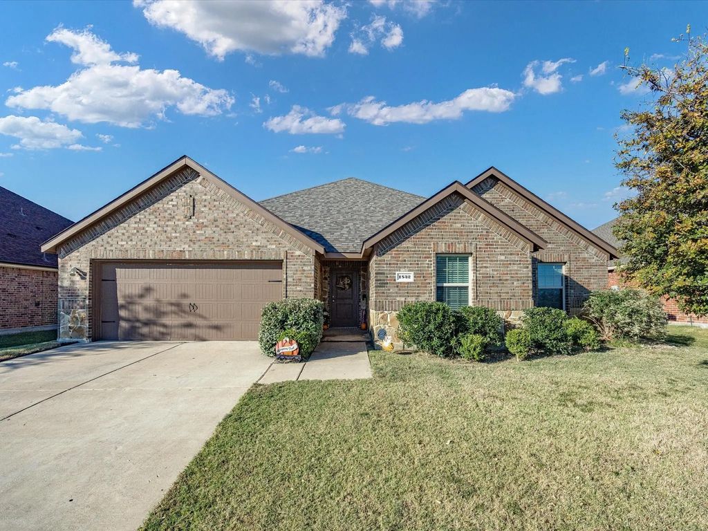 1532 Owen Way, Waxahachie