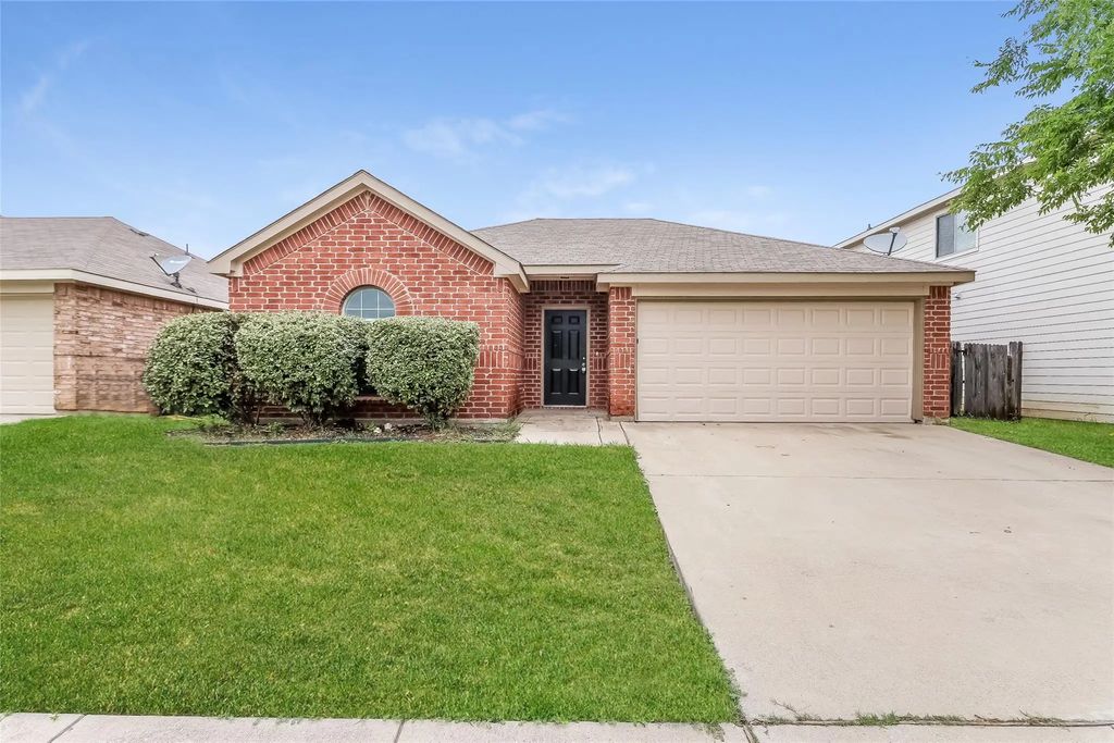 1905 Belshire Court, Fort Worth