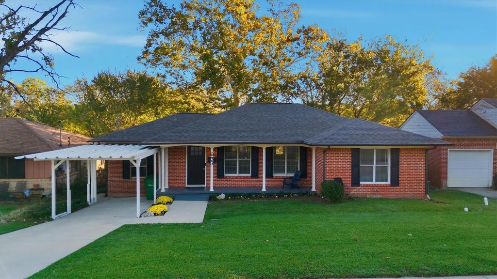 653 Kessler Boulevard, Sherman