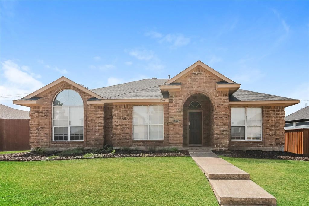9306 Chimneywood Drive, Rowlett