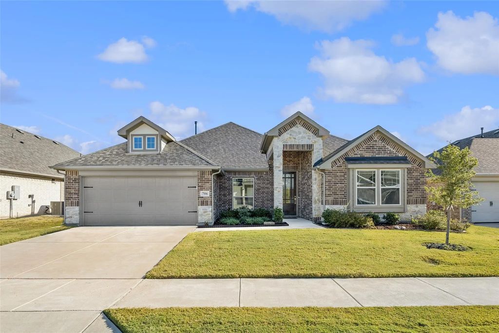 706 Creekview Lane, Lavon
