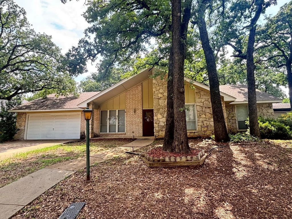 2107 Botts Drive, Arlington