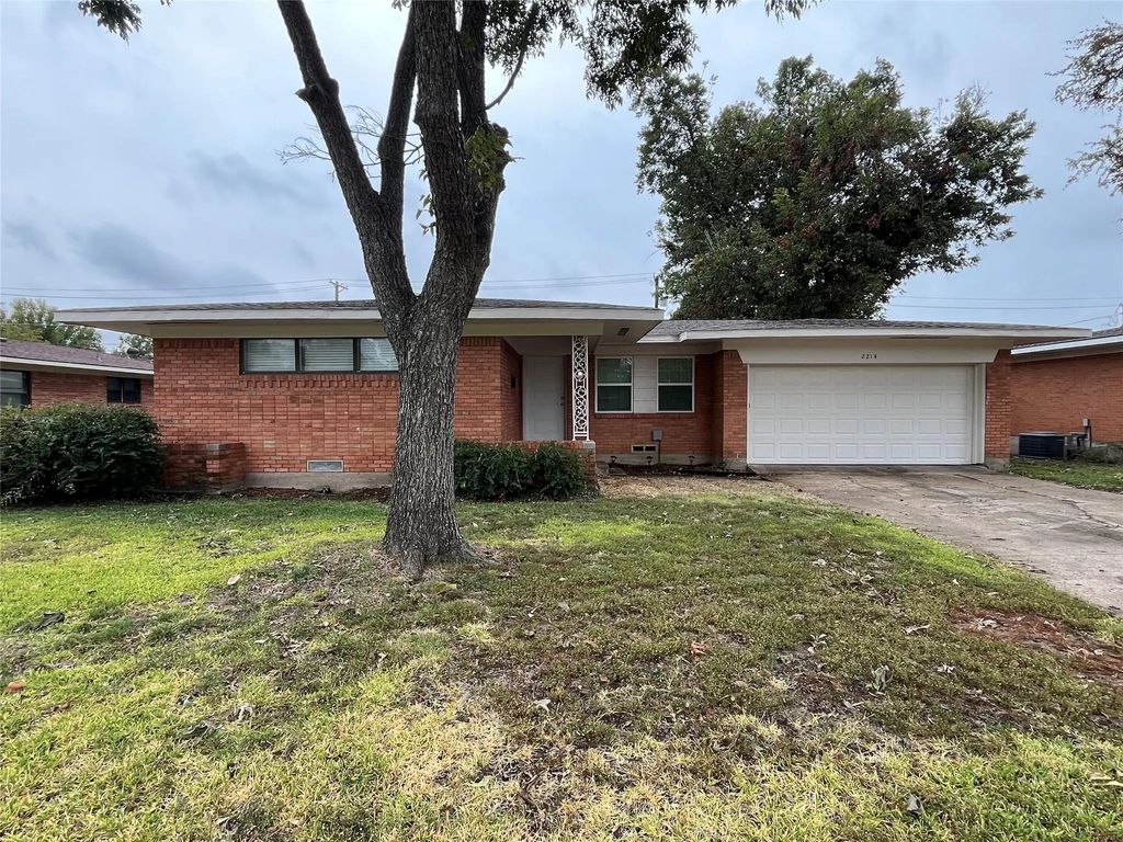 2214 Mockingbird Lane, Garland