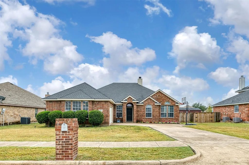 105 Waterview Parkway, Red Oak