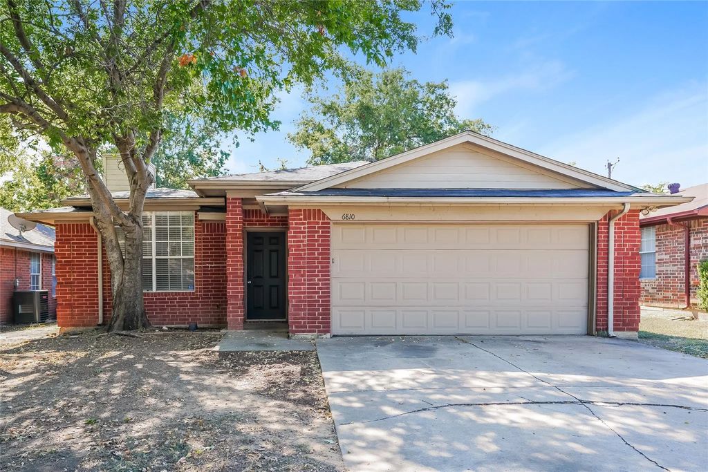 6810 Buenos Aires Drive, North Richland Hills