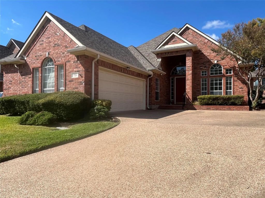 721 Village Green Drive, DeSoto