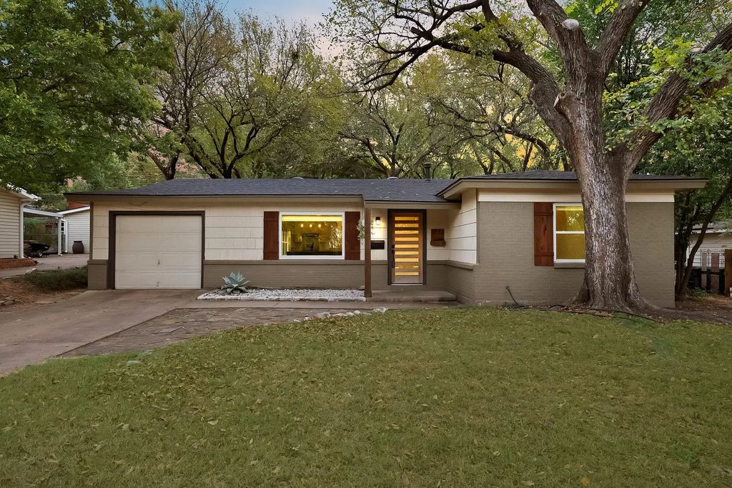 1513 Ravenwood Drive, Arlington