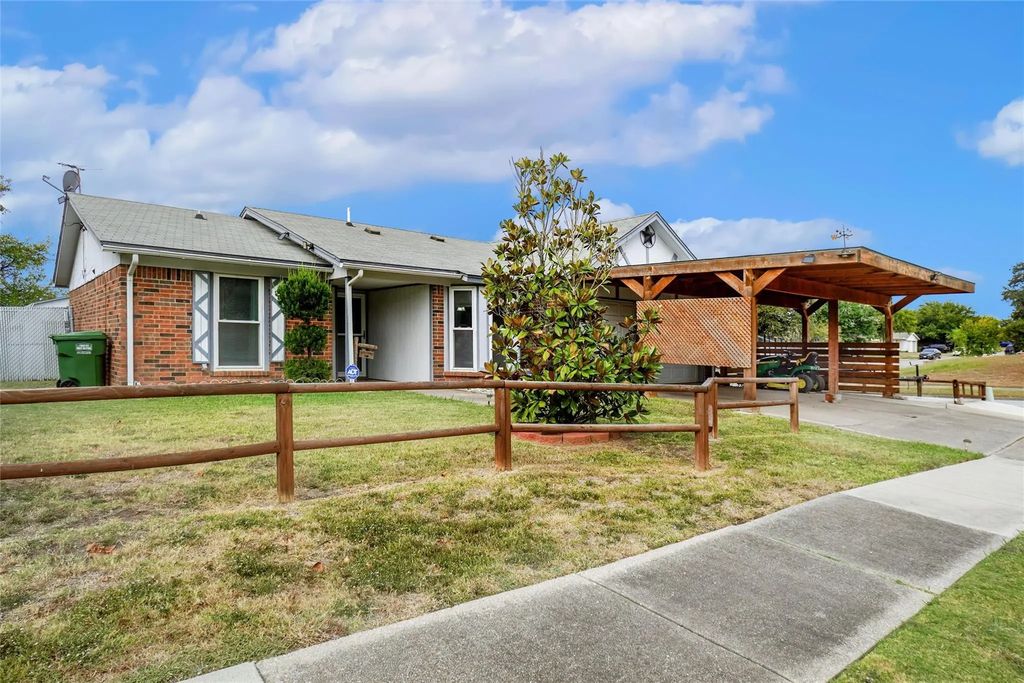 6425 Greenfield Court, Watauga