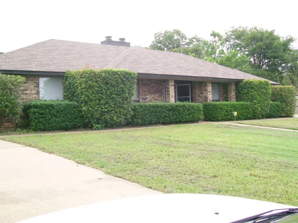 7457 N College Circle, North Richland Hills