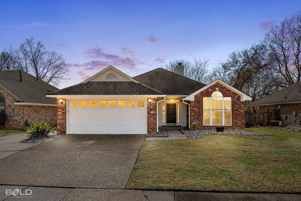 6004 Summerville Lane, Bossier City