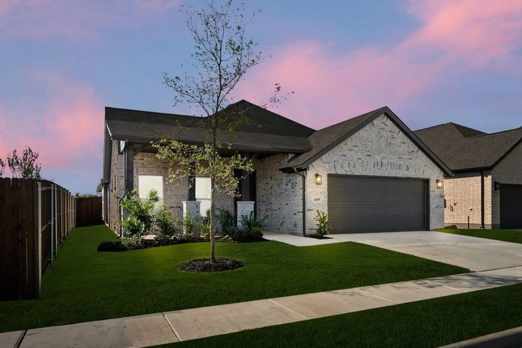 4609 Holly Fern Trail, Fort Worth