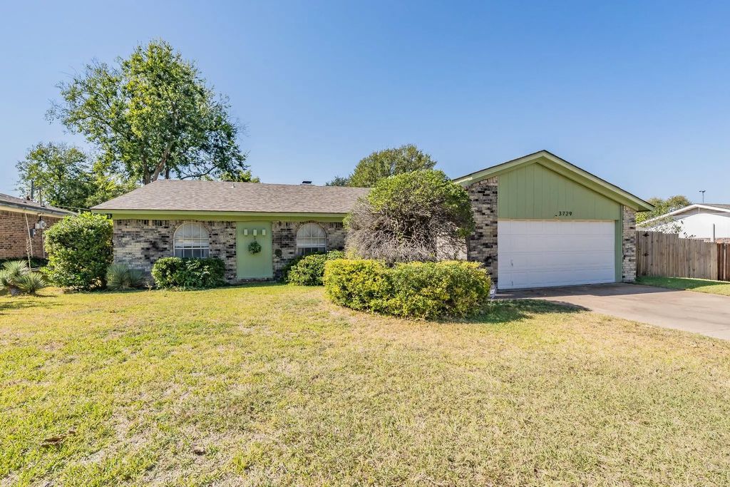 3729 Dawn Drive, North Richland Hills