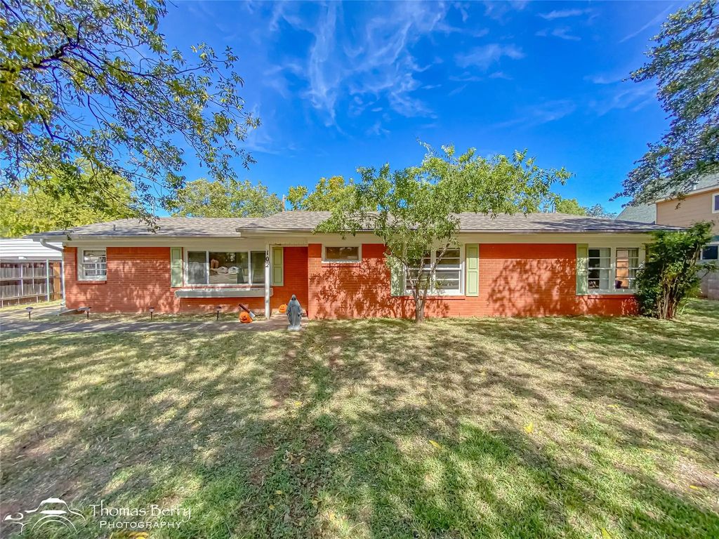 102 Green Meadows Circle, Abilene