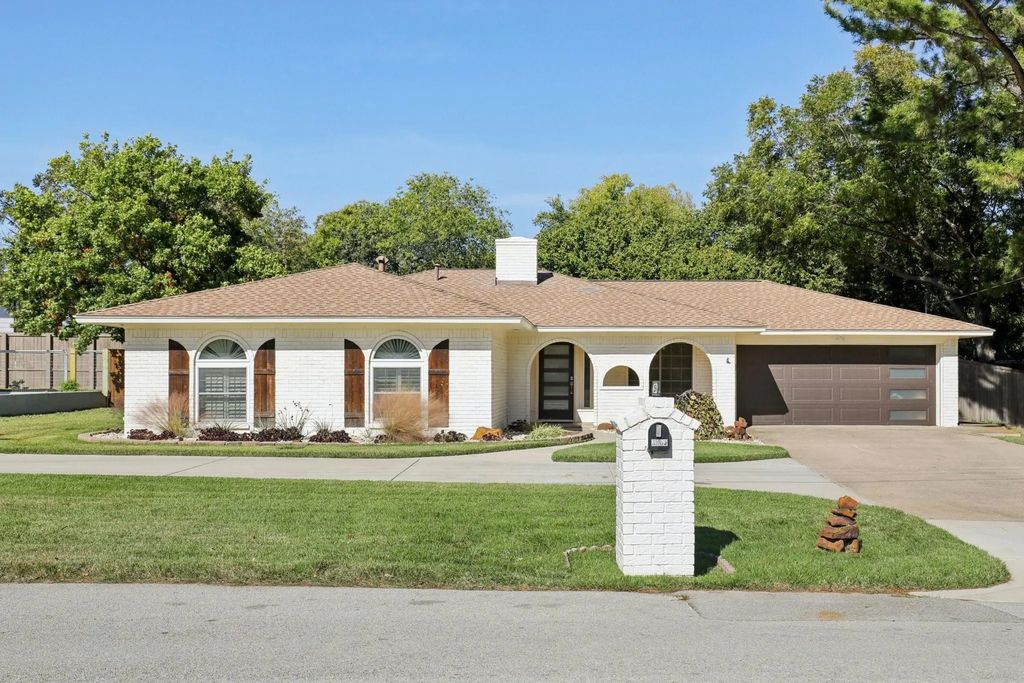 3554 Mercury Drive, Grapevine