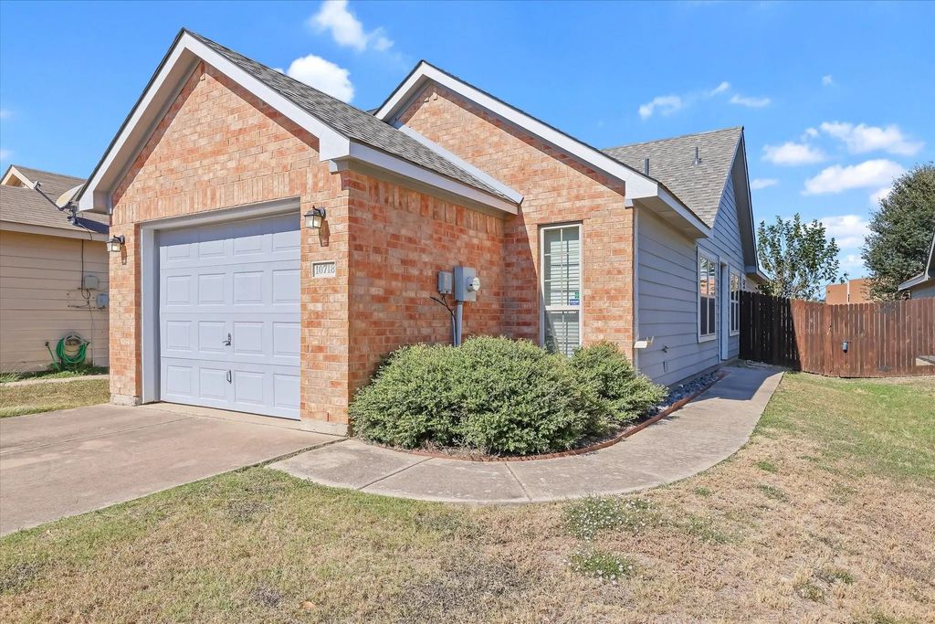 10718 Edgewest Terrace, Fort Worth