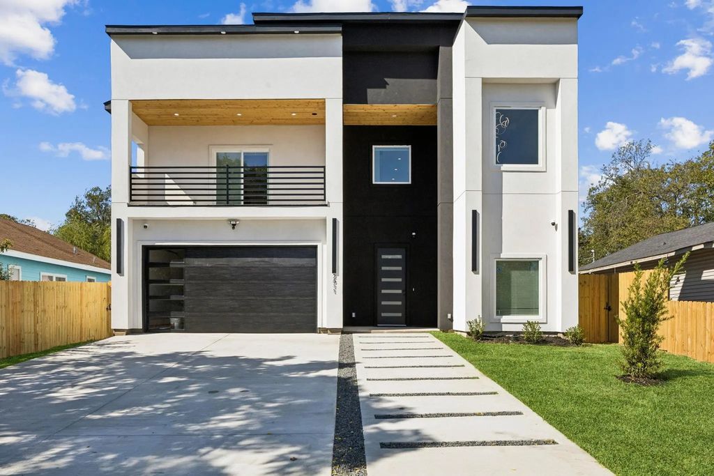 2811 Fernwood Avenue, Dallas