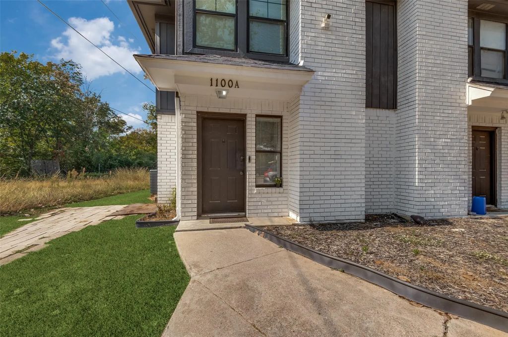 1100 Thannisch Drive A, Arlington