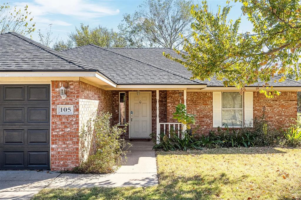 105 Meadow Heath Drive, Gun Barrel City