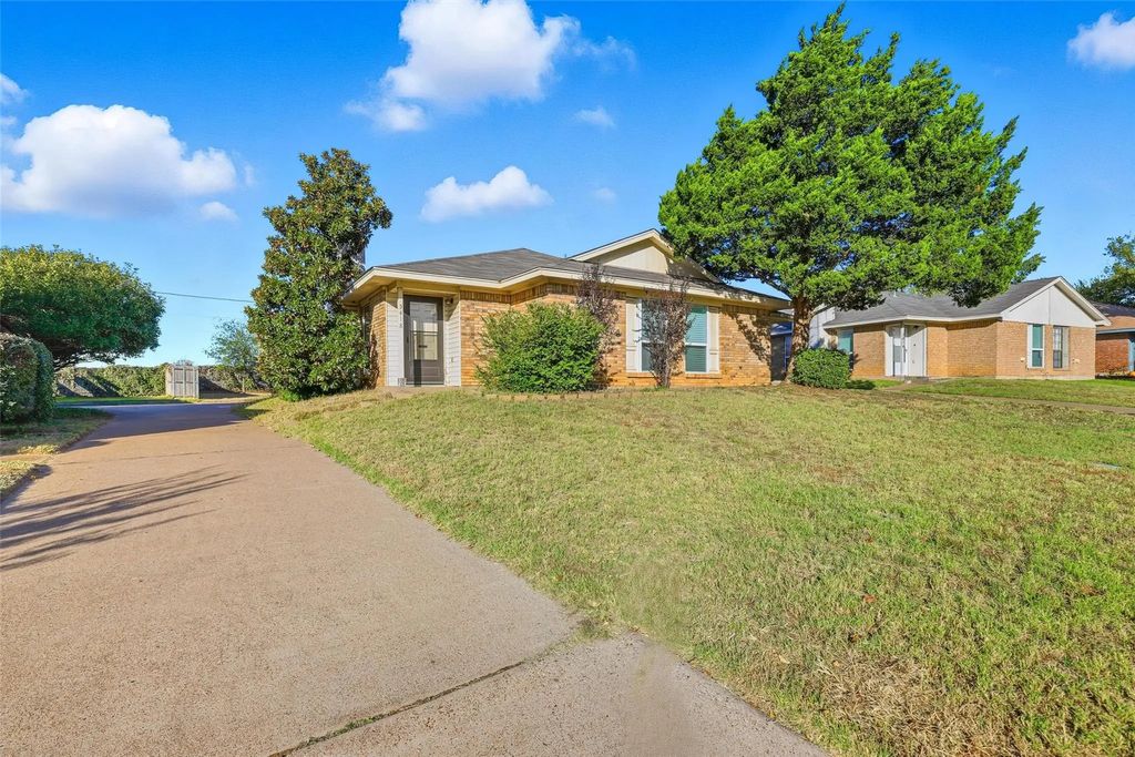 5418 Wild West Drive, Arlington